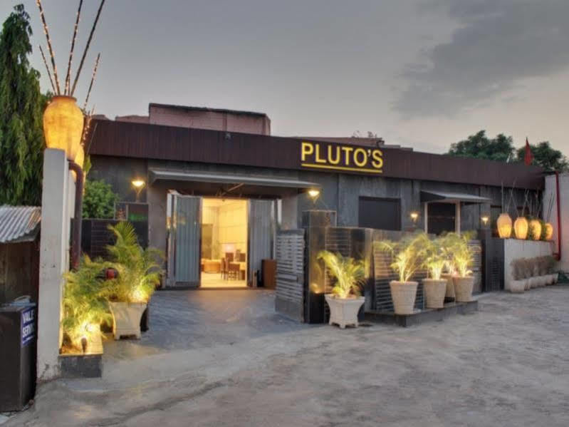 Hotel Pluto'S Nova Deli Exterior foto